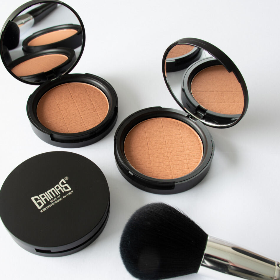 grimas-bronzing-powder-fluweelzachte-zomerlook 3x en blush brush