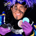 Roetveegpiet met make-up sponge, special effects powder 101, cake make-up 108, water make-up 101, stoppelsponge